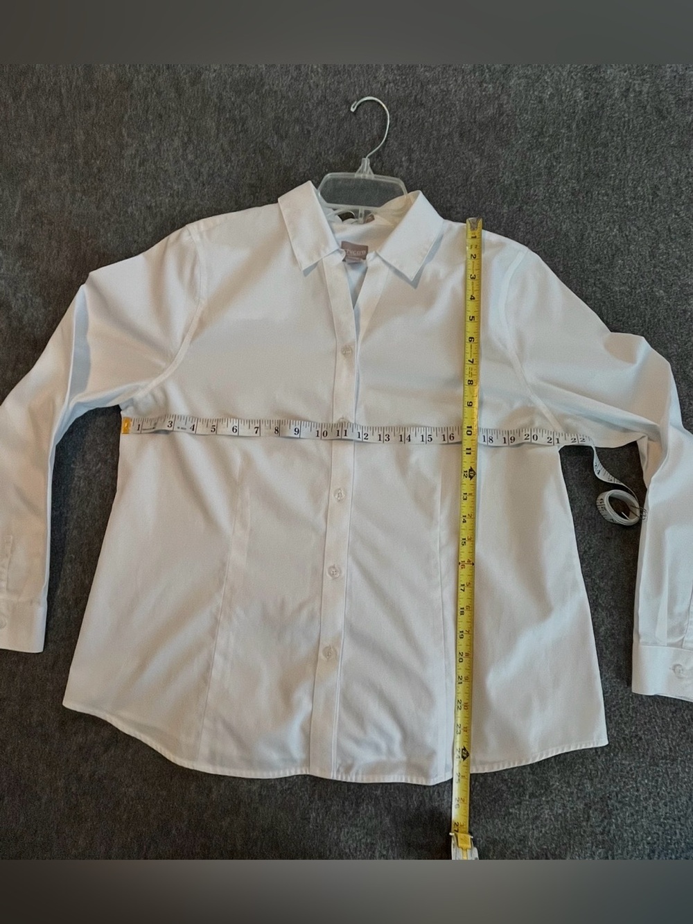 Chico's Women’s White Wrinkle-Resistant Long Sleeve Blouse Size 2 / Large EUC - Picture 6 of 12